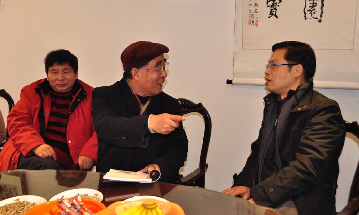 陈文高与李海林亲切交谈2.jpg
