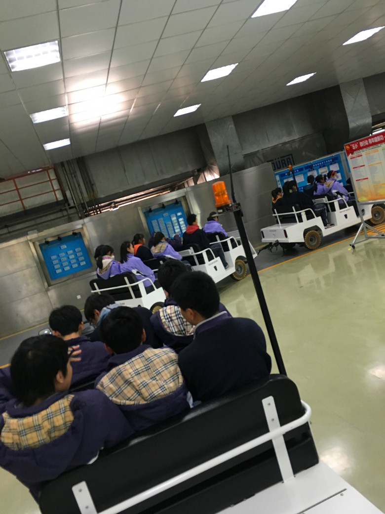 高二社会实践3_副本.jpg