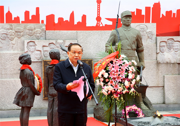 上海新四军历史研究会会长刘苏闽将军发表讲话.jpg